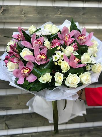 Букет цветов из: Розы и Хризантемы в Раевской