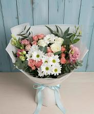 Букет цветов из:  Розы, Лизиантусы и Хризантемы в Раевской