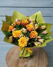 Букет цветов из:  Альстромерии и Розы в Раевской
