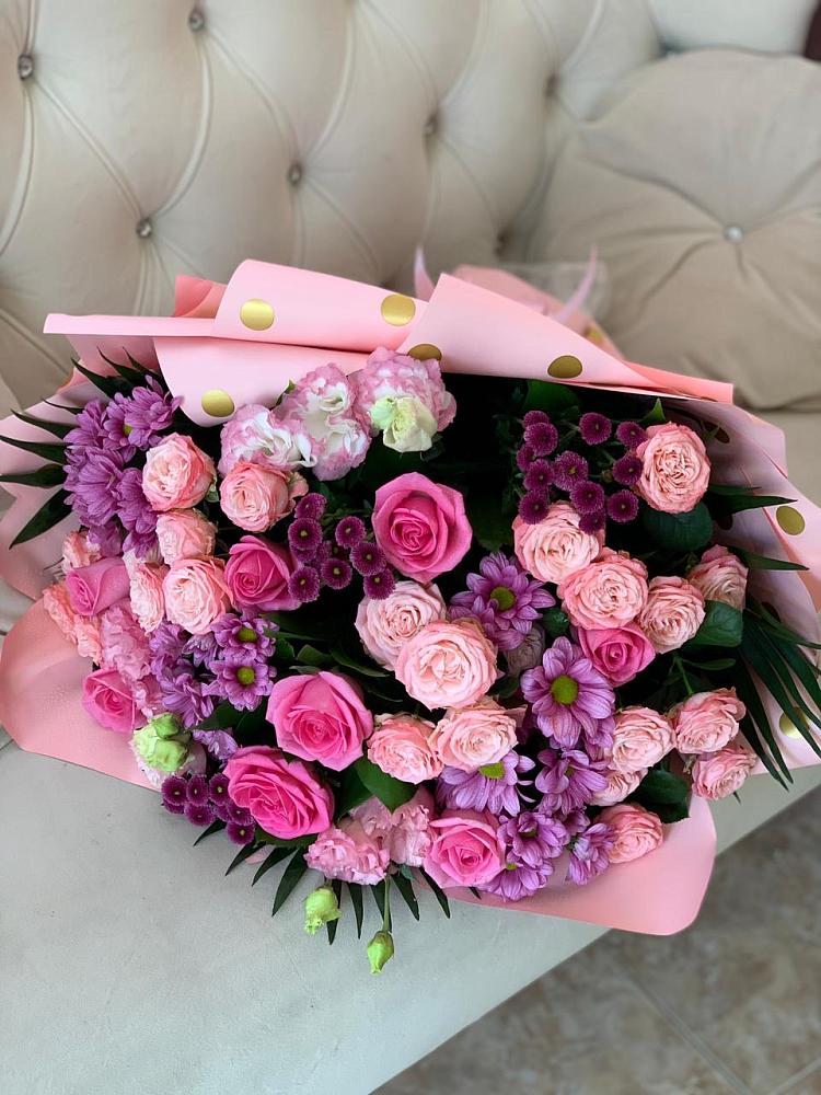 Букет цветов из: Хризантемы, Розы и Лизиантусы в Раевской