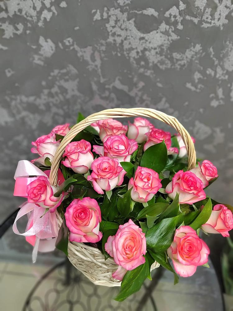 Цветочная композиция из Розы в корзине в Раевской
