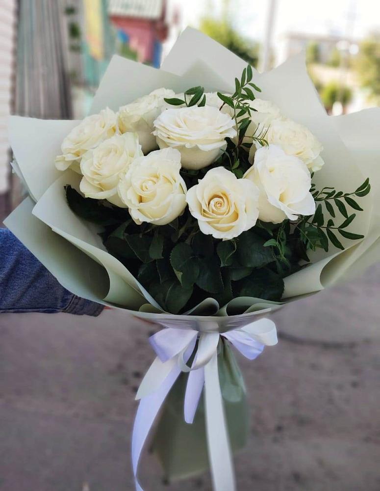 Букет Белые розы Проуд в Раевской