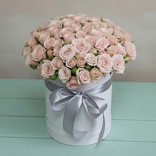 Цветочная композиция из Розы в шляпной коробке в Раевской