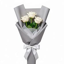 Букет 3 белые розы в Раевской