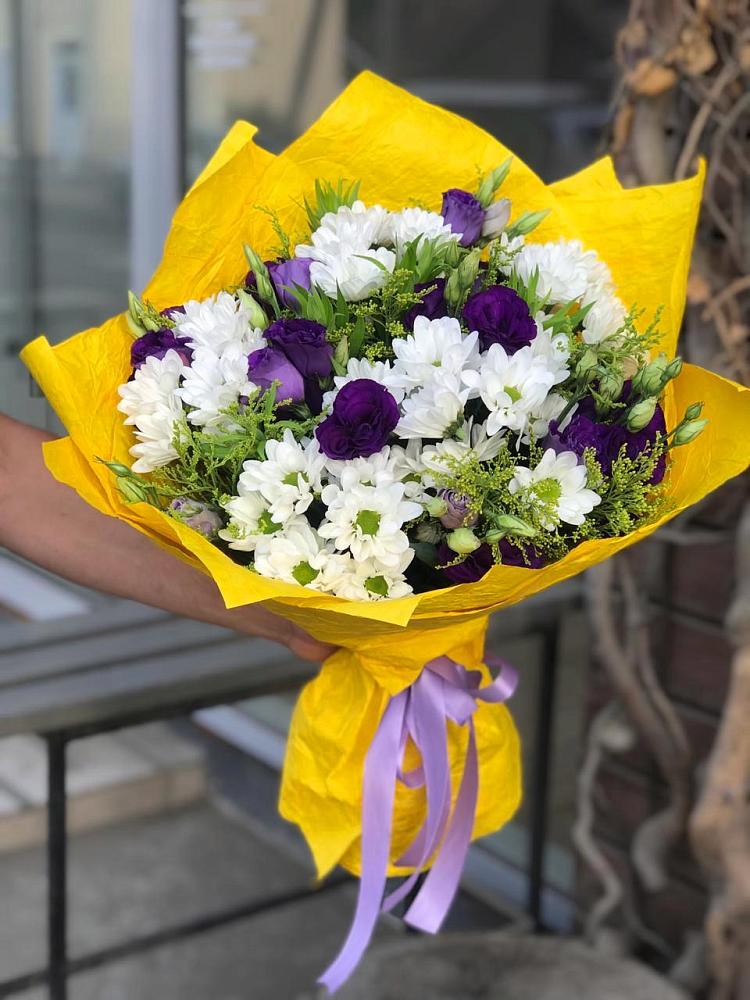 Букет цветов из: Ирисы, Хризантемы и Ромашки в Раевской