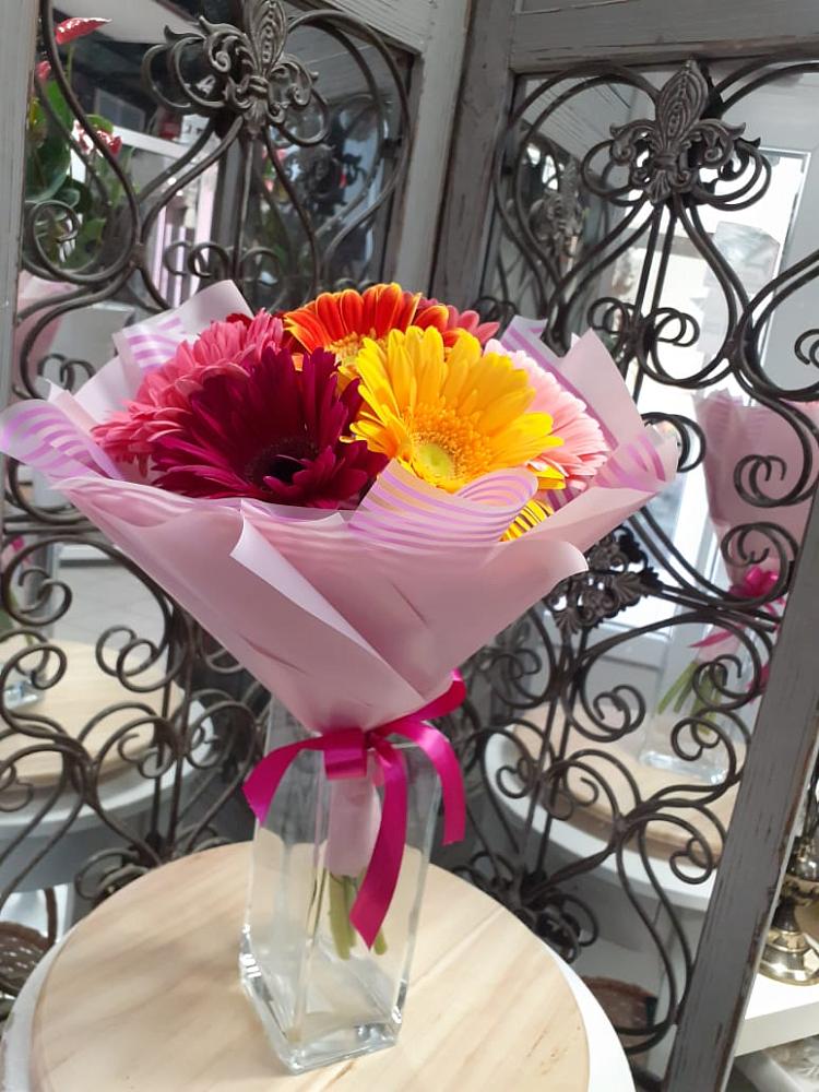 Букет цветов из: Герберы в Раевской