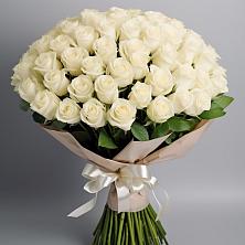 Букет 101 беля роза Белоснежка в Раевской