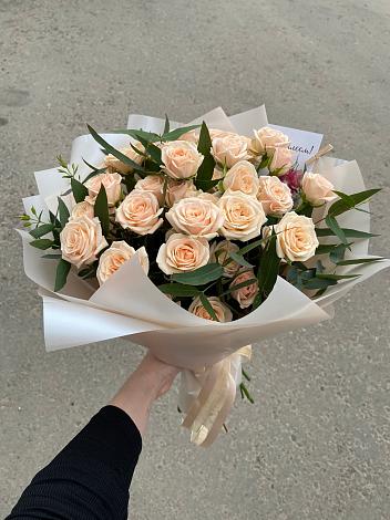 Букет Кремовые розы Латте в Раевской