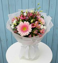 Букет цветов из:  Герберы, Альстромерии и Лизиантусы #REPLACE_PRED# Раевской