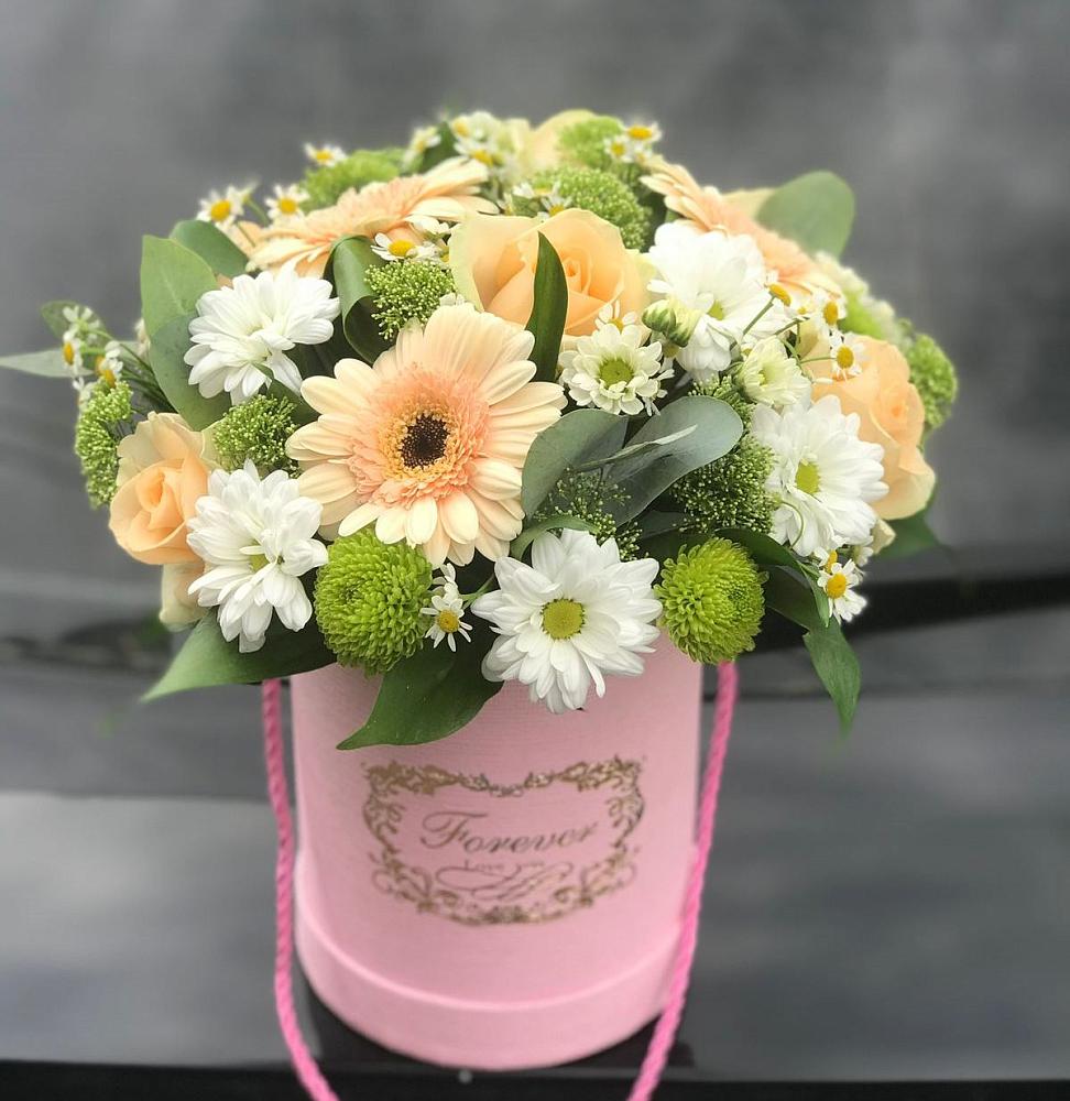 Цветочная композиция из Розы, Герберы и Хризантемы в шляпной коробке в Раевской