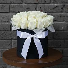 Цветочная композиция из Розы в шляпной коробке в Раевской